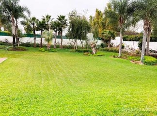 Villa neuve avec piscine à louer à Souissi RABAT