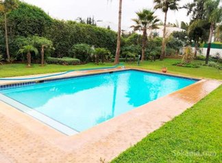 Villa neuve avec piscine à louer à Souissi RABAT