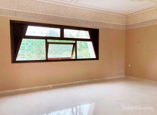 Villa neuve avec piscine à louer à Souissi RABAT
