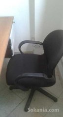 Bureaux et chaises a vendre