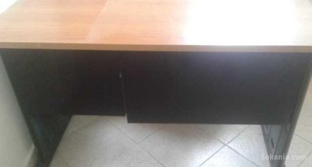 Bureaux et chaises a vendre