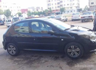 Voiture peugeot model 2009