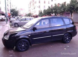 Kia carens