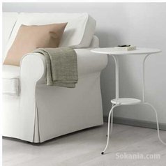 Taleb rond avec deux chaise