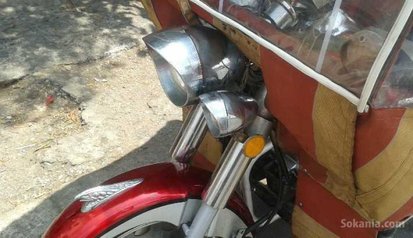 Moto triporteur