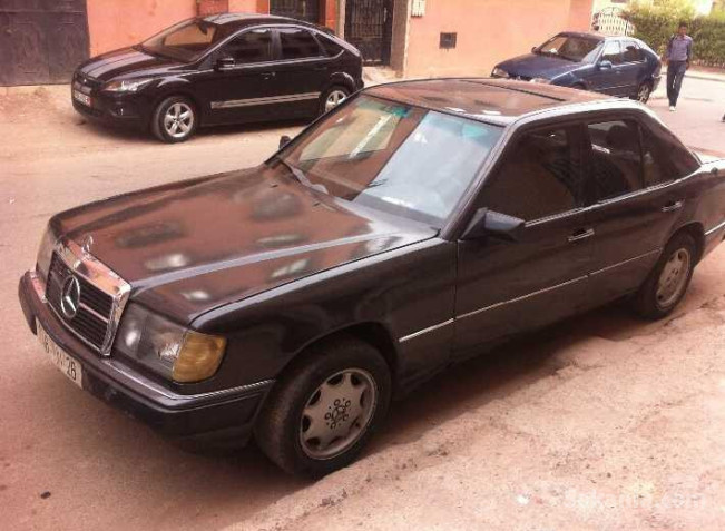 Mercedes 250 modele 1985