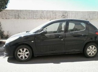 VOITURE 206 a vendre