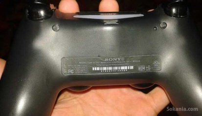 Ps4 2manettes parfaite état+ 5 dernier jeux dedans