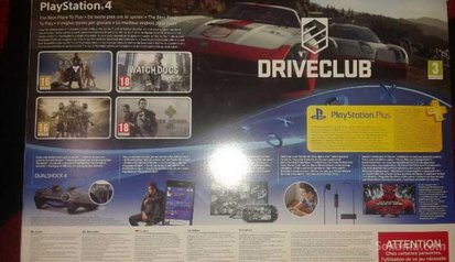 Ps4 2manettes parfaite état+ 5 dernier jeux dedans