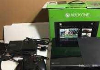 Sony Playstation 4 500GB/ Microsoft Xbox One with