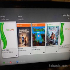 Xbox 360 E (apres la slim) 250 Go + 22 Jeux