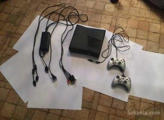 Xbox 360 slim + 2 mannette