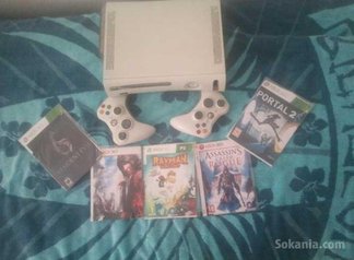 XBOX 360 flashé + 2 manettes sans fils + 40 Jeux