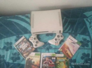 XBOX 360 flashé + 2 manettes sans fils + 40 Jeux