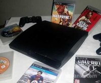 ps3 slim 300 gb 2manettes 5 jeux