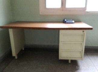 Bureau métallique 3 tiroirs