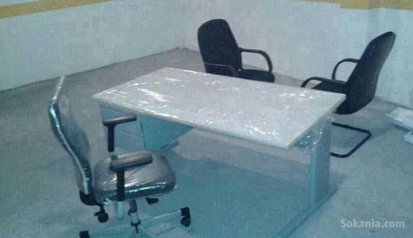 Bureaux professionnels et chaises et mobilier pro