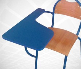 Chaise avec écritoire