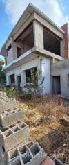 Villa à vendre à bouskoura semi fini 670 m²