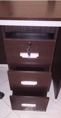4 Bureaux / Chaises