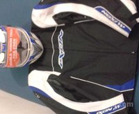 CASQUE ET COMBINAISON MOTO