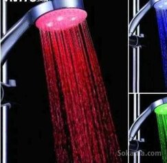 Pommeau de douche lumineux à LED 3 couleurs
