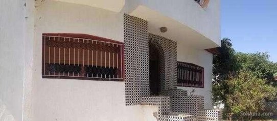 Villa de 370 m2, à côté du nouveau Acima prestigia