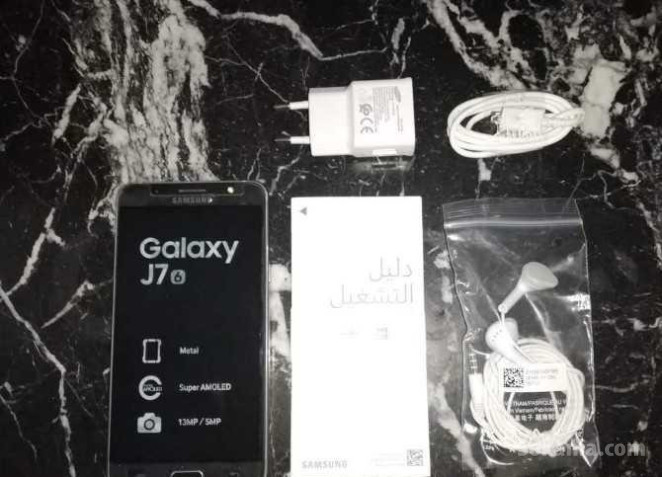 Samsung J7 2016 Neuf Avec Accessoires