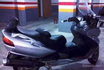 Suzuki burgman 650 gris