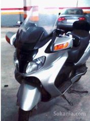Suzuki burgman 650 gris