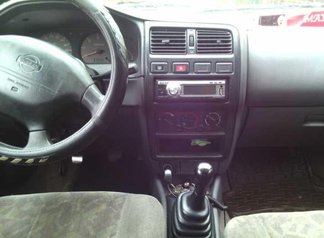 Nissan modele 1999