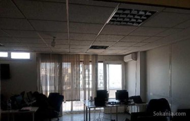 Bureau de 190m2 à côté biranzarane