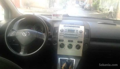 Toyota corolla verso 2004