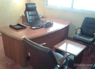 Ureau avec un armoire à vendre