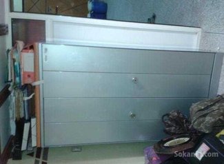 Ureau avec un armoire à vendre