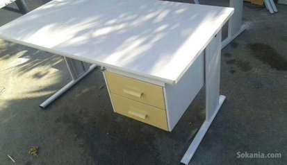 Chaises et bureaux professionnels 2eme stock