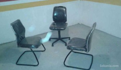 Chaises et bureaux professionnels 2eme stock