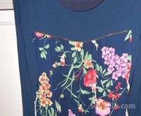 Chemise bleu marine fleuri