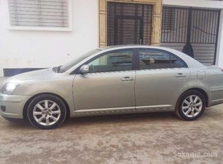Avensis D4D 1Main cuir toutes options état parfait