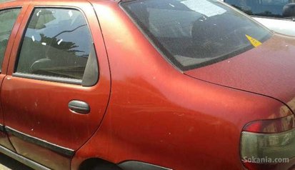 Voiture siena modele 1999