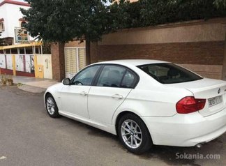 BMW 318d blanche, boite Auto