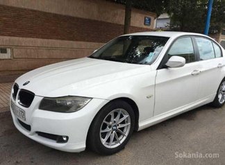 BMW 318d blanche, boite Auto
