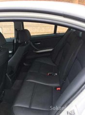BMW 318d blanche, boite Auto