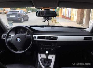 BMW 318d blanche, boite Auto